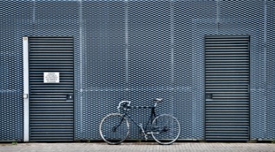 Bild vun No bikes please