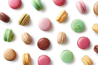 Bild von French Macarons on White Background