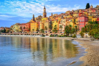 Afbeeldingen van Colorful medieval town Menton on Riviera Mediterranean sea Fra