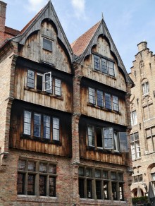 Bild på Alte Holzhuser in Brgge