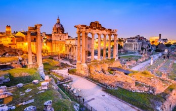 Bild på Roman Forum at night  Rome in Italy