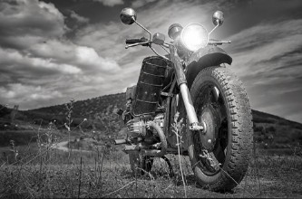 Afbeeldingen van FreedomMotorbike under skyVintage photo effect added for create atmosphere