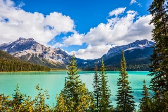 Bild på Magic Emerald Lake