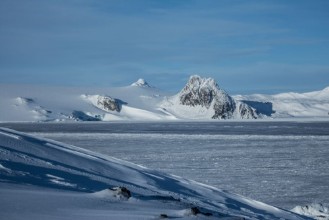 Bild på Snötäckta berg