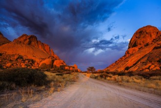Afbeeldingen van Group of bald granite peaks - Spitzkoppe Damaraland Namibia