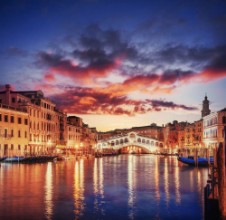 Image de Paysage urbain avec le pont du Rialto à Venise