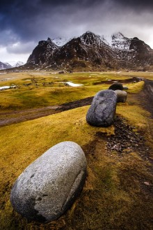 Bild på Mountain winter landscape Lofoten Islands Norway