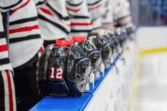 Bild på Hockey Team Lined up at bench during national anthem