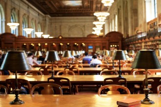 Image de Books on the table in the reading room in the library