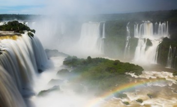 Bild på Waterfall Cataratas del Iguazu on Iguazu River Brazil