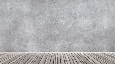 Afbeeldingen van Raum mit Holzboden und Sichtbetonwand 