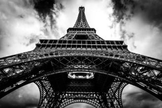 Picture of Threatening sky over eiffel tower
