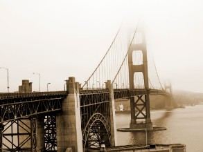 Bild på Golden Gate Bridge in Sea Mist in San Francisco California USA