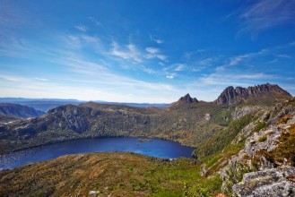 Bild på Bergsjölandskap