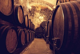 Image de Wooden Wine Barrels