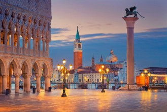 Bild på Venice Image of St Marks square in Venice during sunrise