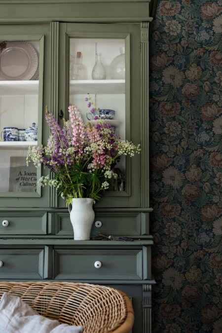 Picture of Farvesammensætning - Nightingale Garden - 3561 - 00123-01