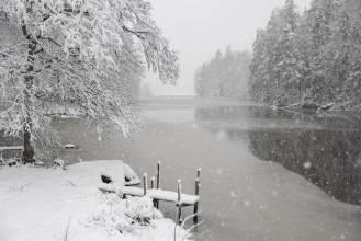 Snow Falling on Winter Lake - f1771116 photowallpaper Wallpassion