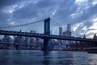 Clouds over Manhattan Bridge photowallpaper 