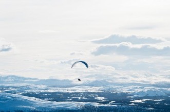 Kite Gliding in Are photowallpaper Wallpassion