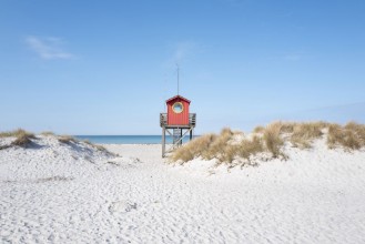Lifeguard Tower in Skanor Falsterbo photowallpaper Wallpassion