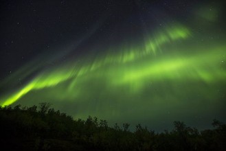 Magical Northern Lights in Abisko photowallpaper Wallpassion