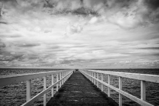 Wooden Pier in Black and White photowallpaper Wallpassion