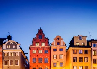 Buildings in Old Town of Stockholm photowallpaper Wallpassion