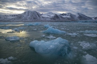 Artic Sea Ice Floes around Svalbard photowallpaper Wallpassion