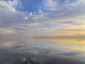 Silence by Lake Vattern photowallpaper Wallpassion