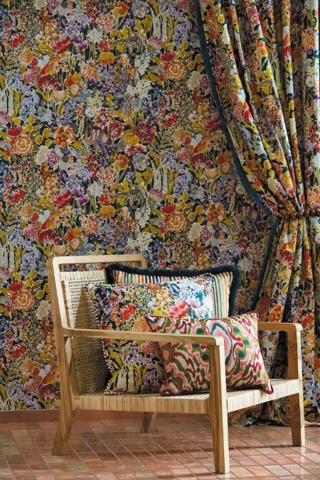 Sanguine Pomegranate/Clemantine/Peony/Blueberry - HQN2112839 wallpaper Harlequin