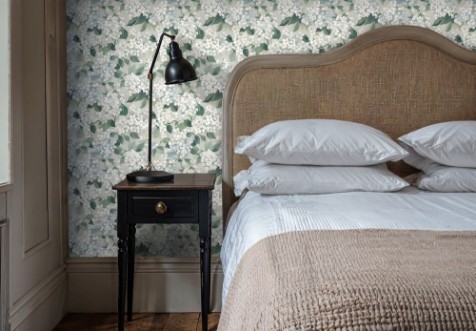 Petronella Light Green - 1058301-03 wallpaper in between