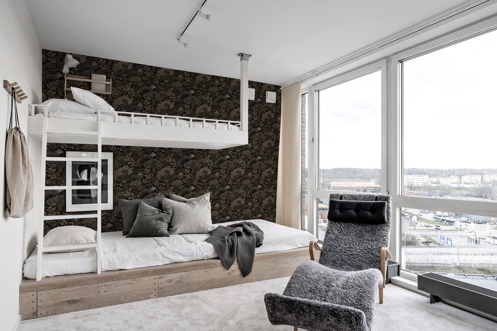 Brian Brown - 1093001-02 photowallpaper in between