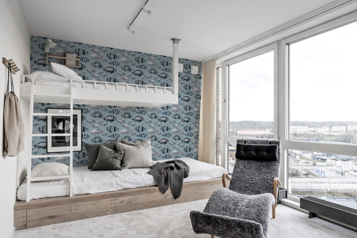 Benjamin Blue - 1097401-02 wallpaper in between