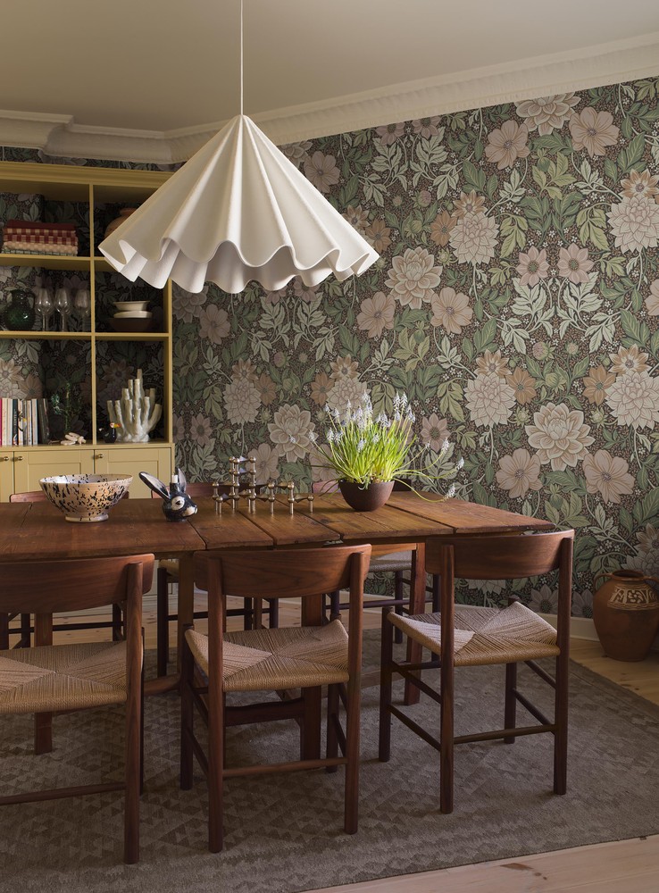 Dahlia Garden Grand wallpaper Boråstapeter