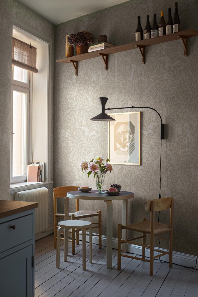 Under the Elder Tree Grand wallpaper Boråstapeter